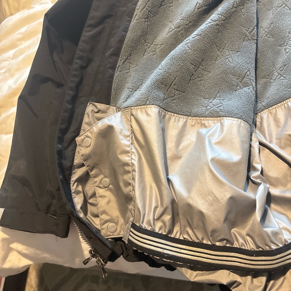 Men's Black and Gray Ski Jacket - Picture 6 of 7